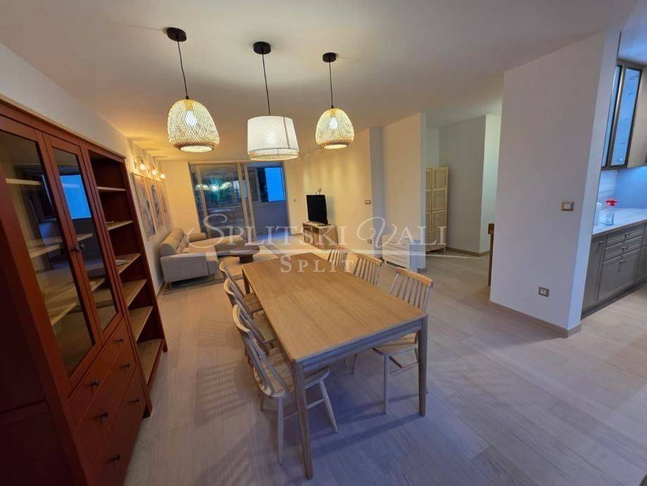 Flat in a building, Sale, Split, Split