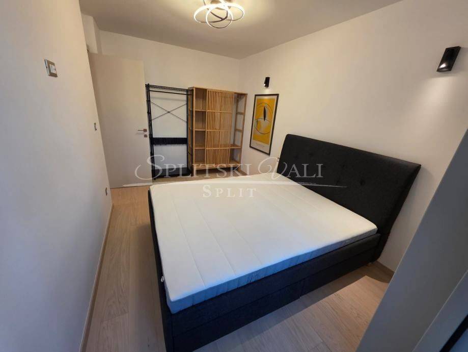 Flat in a building, Sale, Split, Split