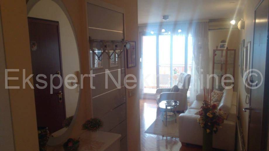 Flat in a building, Sale, Split, Split