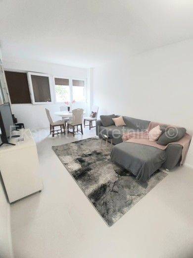 Flat in a building, Sale, Split, Split