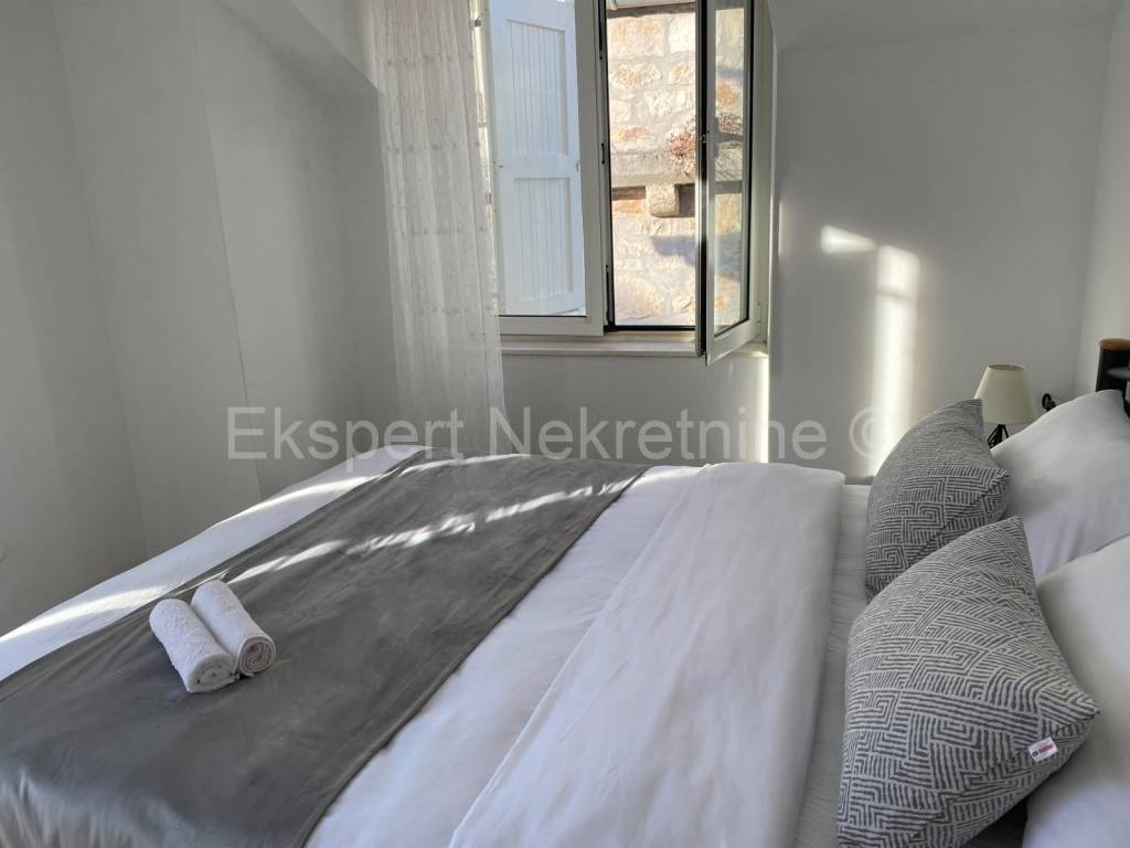 Terraced house, Sale, Milna, Milna