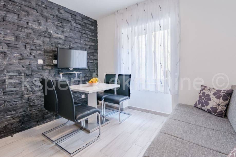 Terraced house, Sale, Milna, Milna