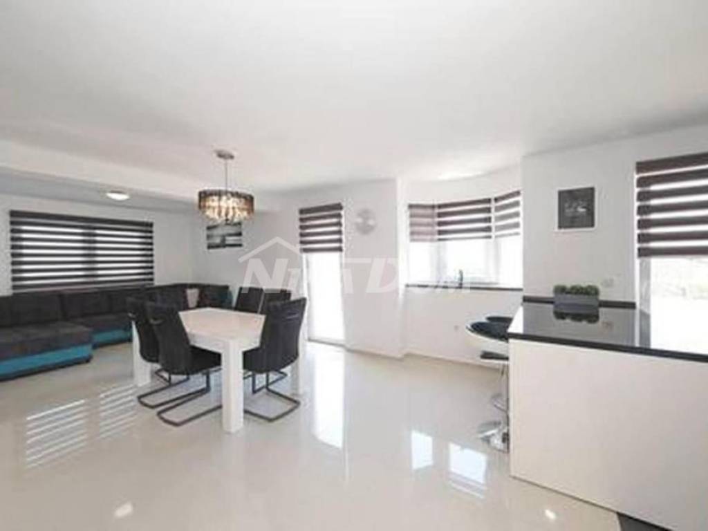 House with apartments, Sale, Pašman, Pašman