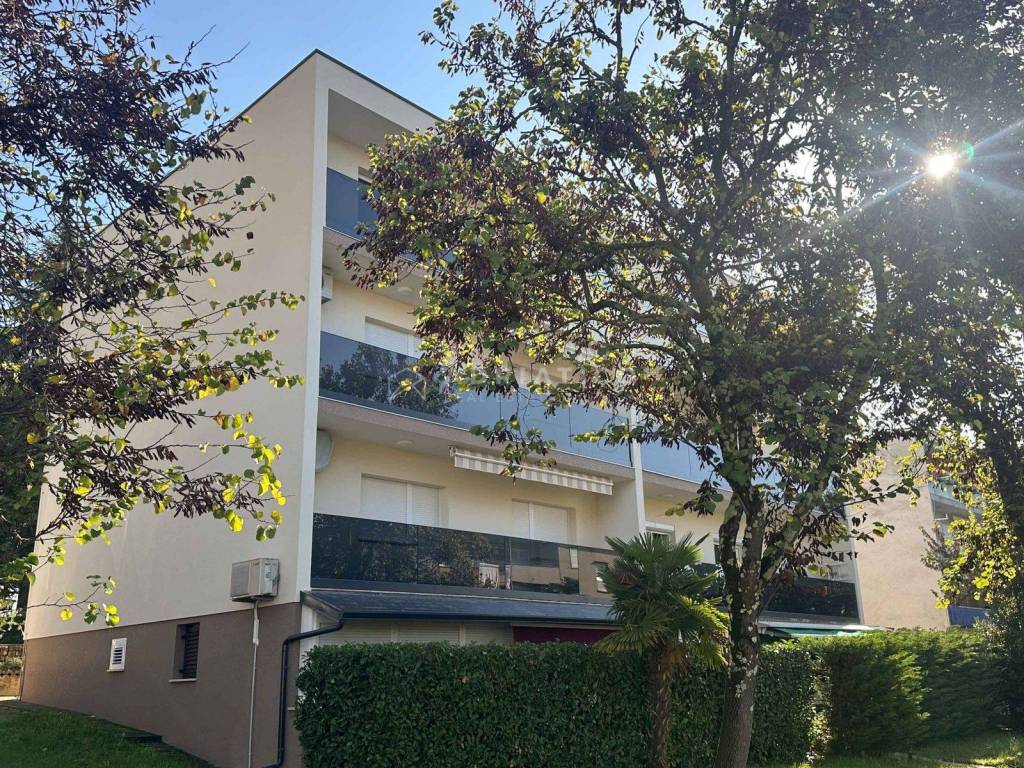 Flat in a building, Sale, Poreč, Poreč