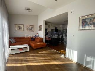 Flat in a building, Sale, Split, Split