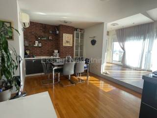 Flat in a building, Sale, Split, Split