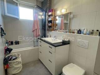 Flat in a building, Sale, Split, Split