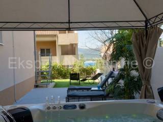 Flat in a building, Sale, Trogir - Okolica, Mastrinka