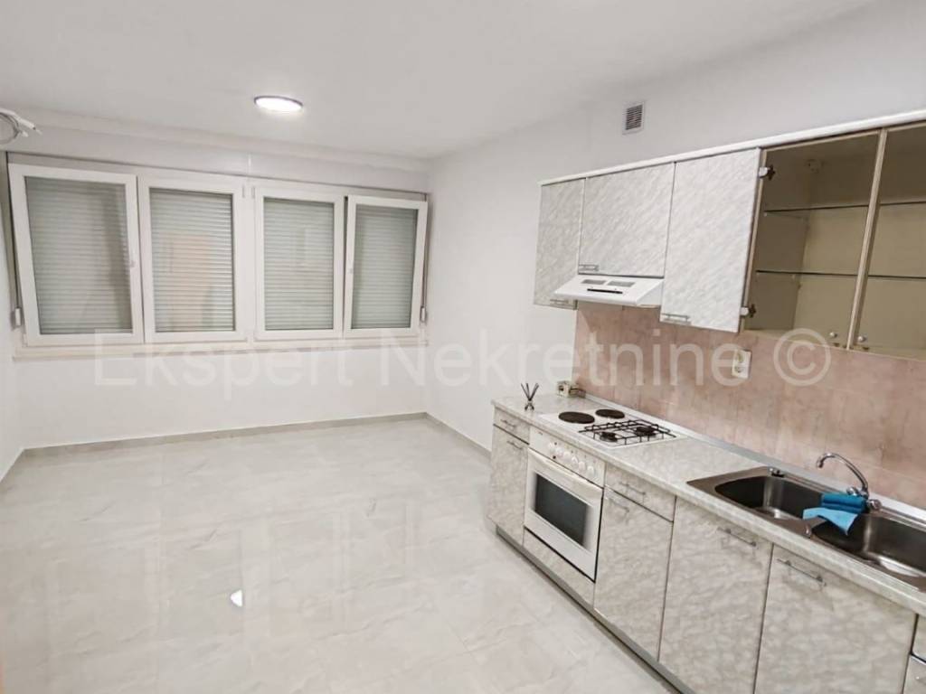 Flat in a building, Sale, Split, Split