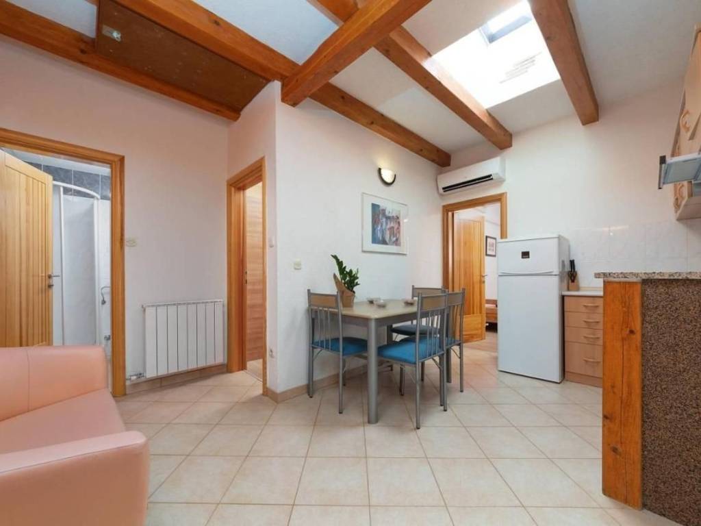 House with apartments, Sale, Kaštelir-Labinci, Kaštelir