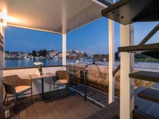House by the sea, Sale, Novigrad, Novigrad