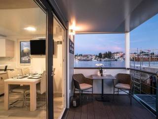 House by the sea, Sale, Novigrad, Novigrad