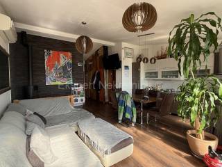 Flat in a house, Sale, Split, Split