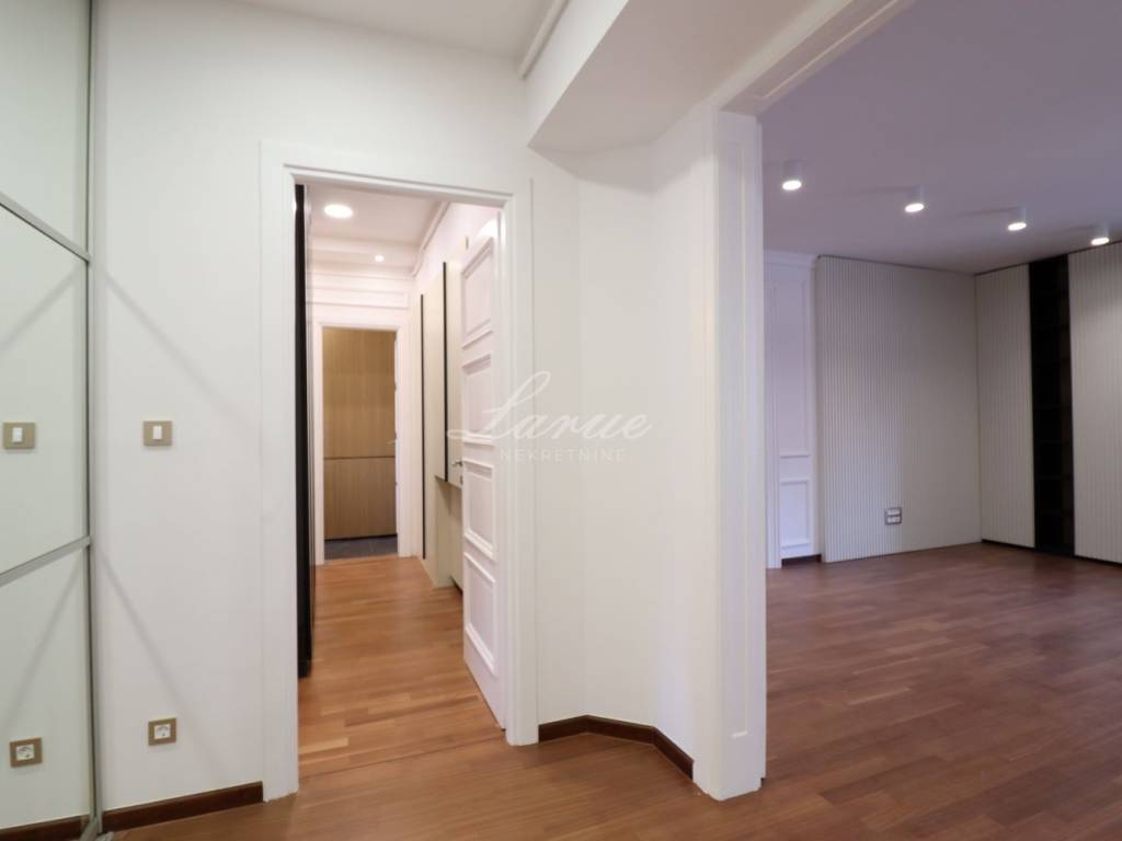 Flat in a building, Sale, Zagreb, Donji Grad