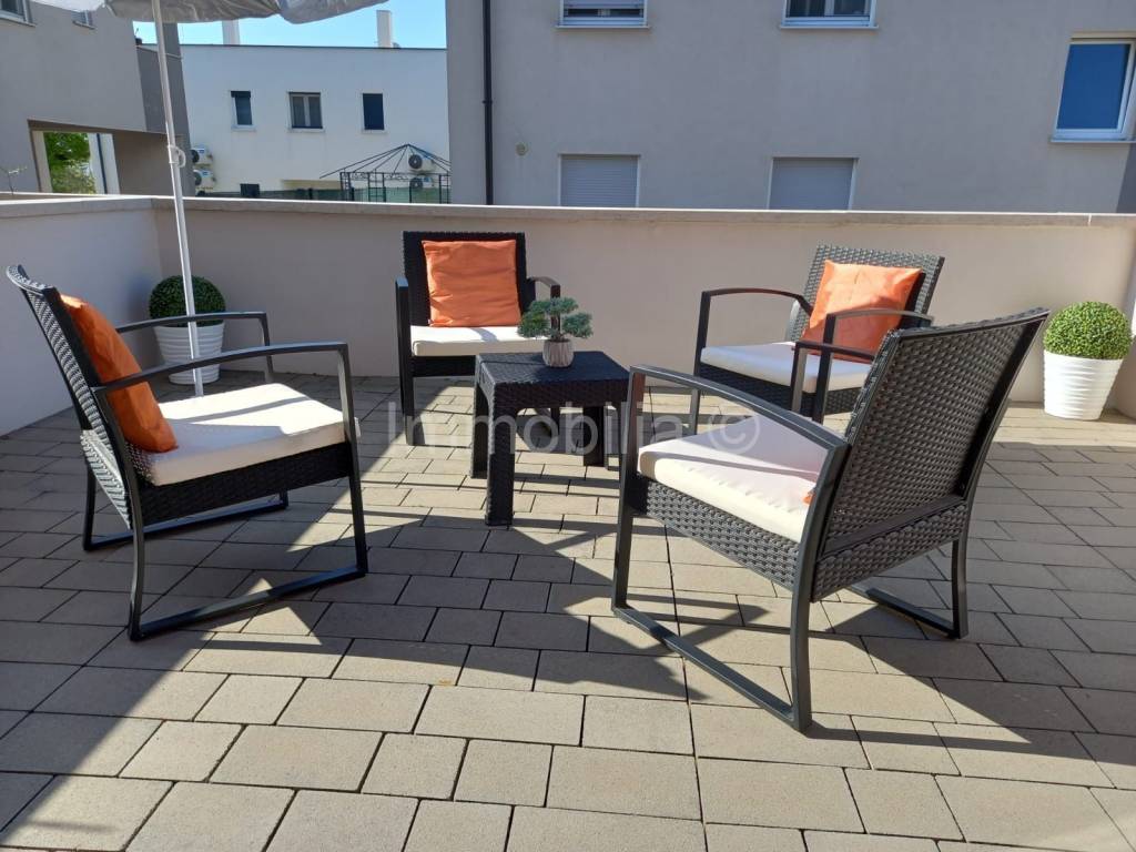 Flat in a building, Sale, Pula, Pula