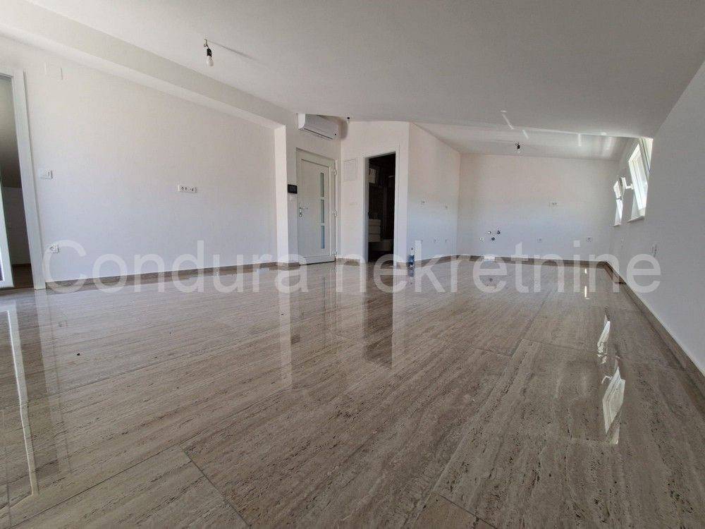Apartman na moru, Prodaja, Vir, Vir