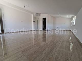 Apartman na moru, Prodaja, Vir, Vir