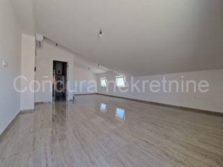 Apartman na moru, Prodaja, Vir, Vir