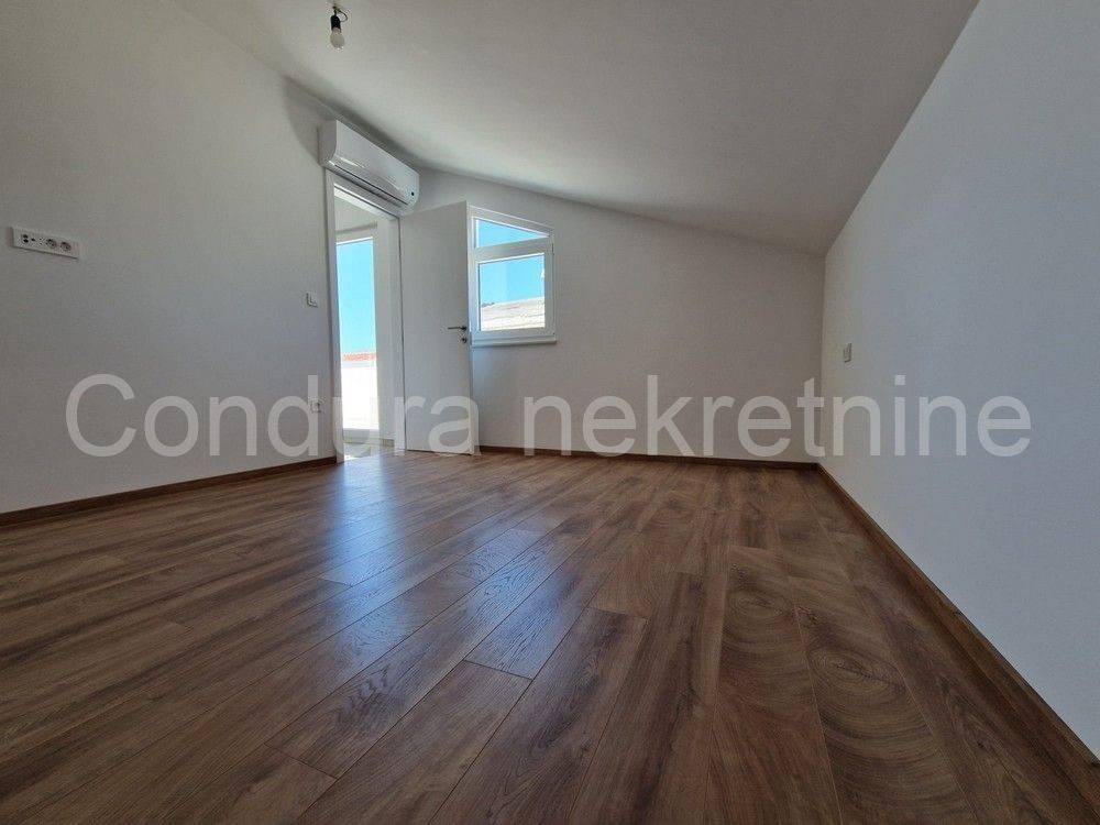 Apartman na moru, Prodaja, Vir, Vir