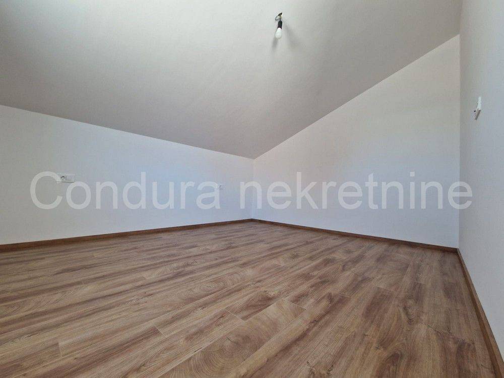 Apartman na moru, Prodaja, Vir, Vir
