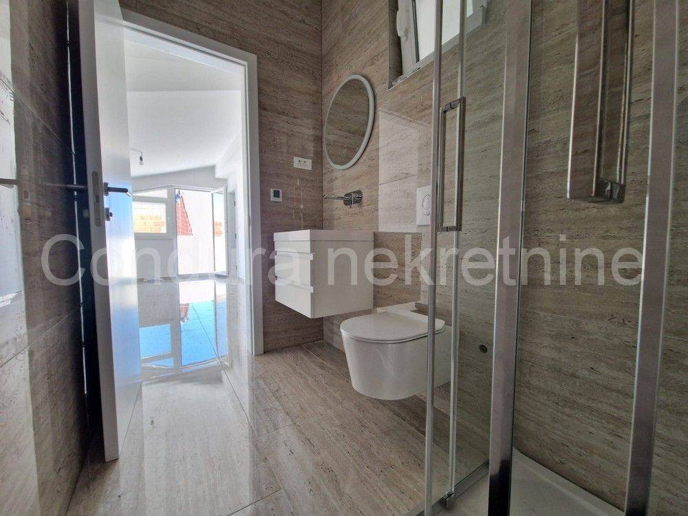 Apartman na moru, Prodaja, Vir, Vir