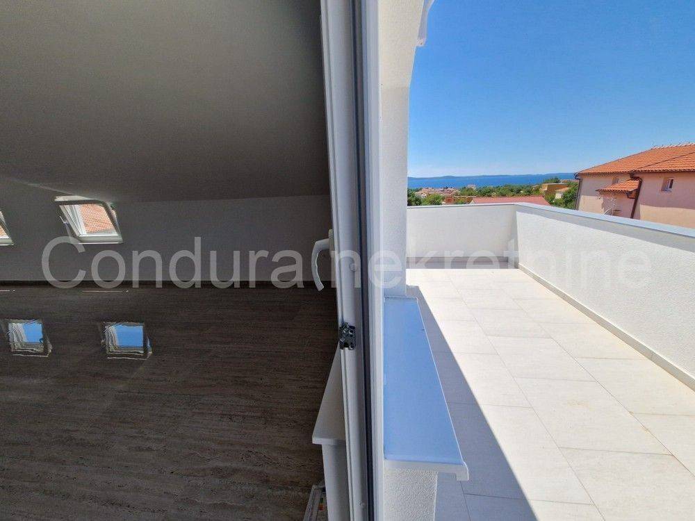 Apartman na moru, Prodaja, Vir, Vir