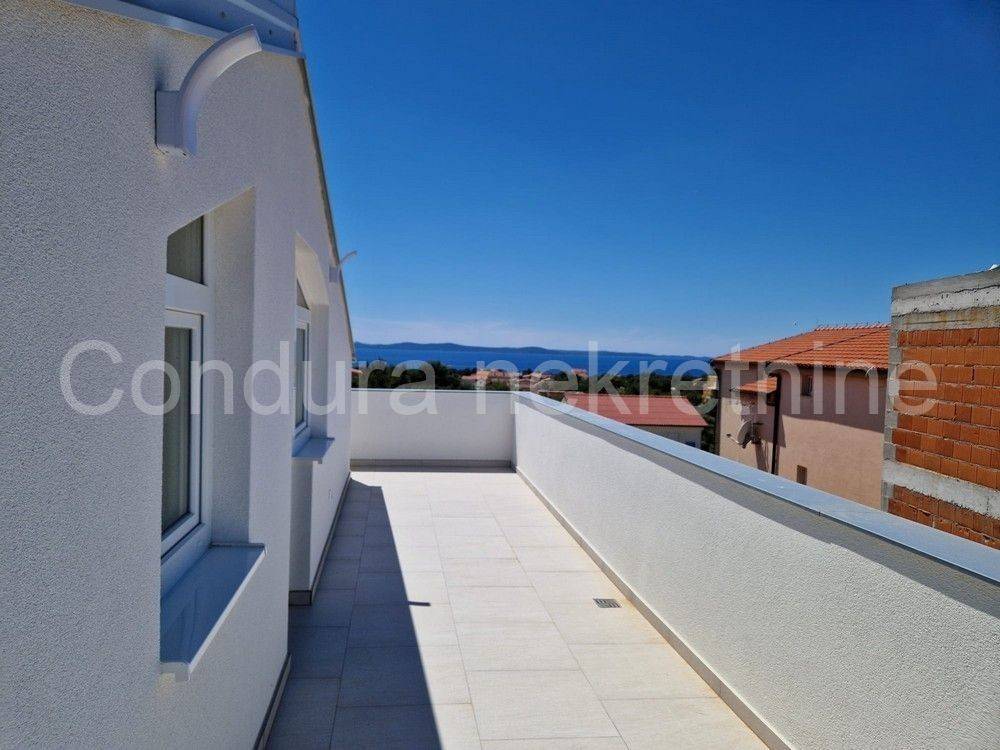 Apartman na moru, Prodaja, Vir, Vir