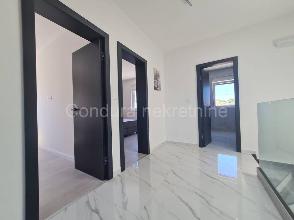Dvojna kuca, Prodaja, Vir, Vir