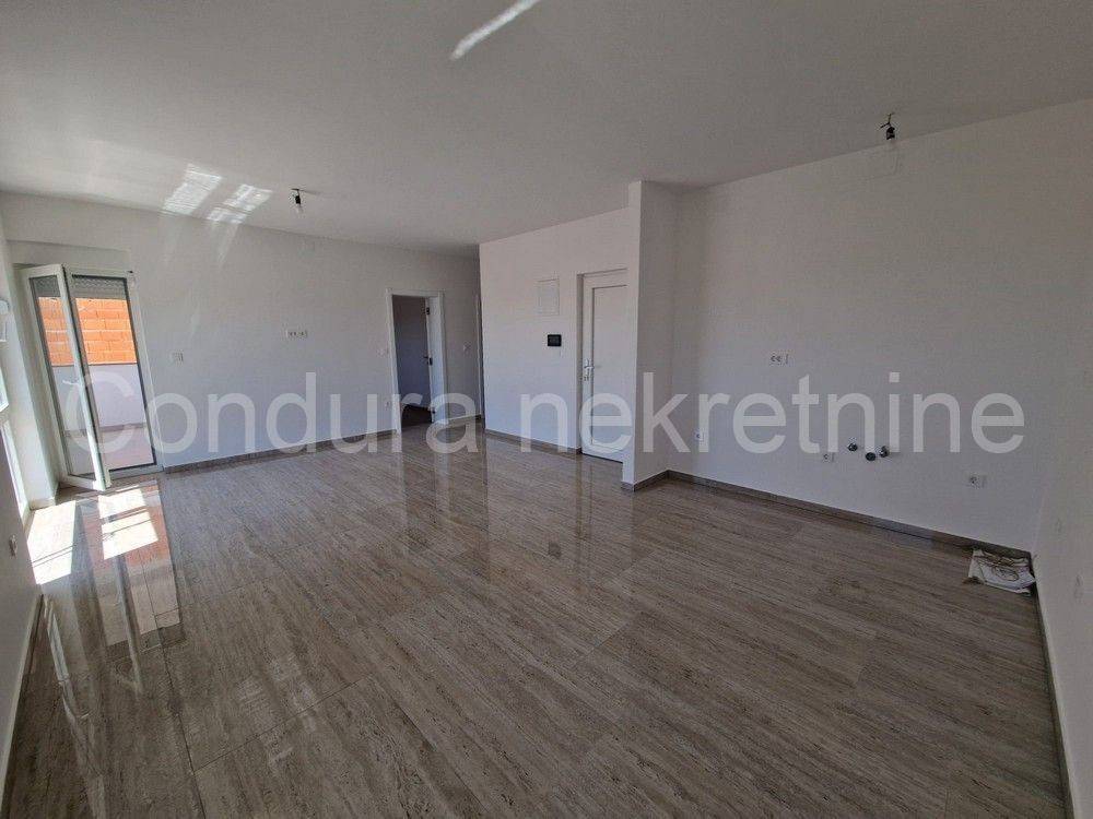 Apartman na moru, Prodaja, Vir, Vir