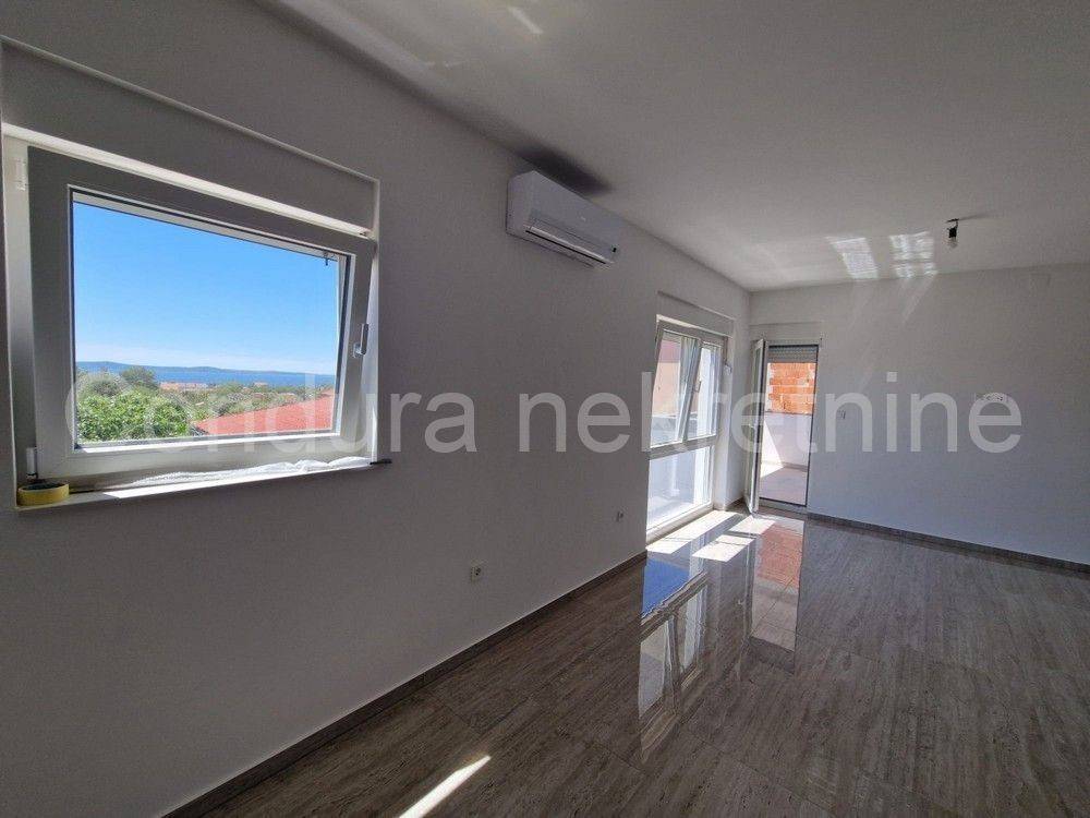 Apartman na moru, Prodaja, Vir, Vir