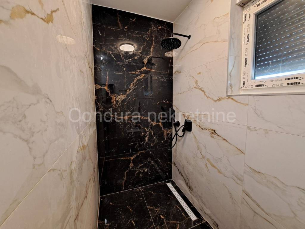 Kuca na moru, Prodaja, Privlaka, Privlaka