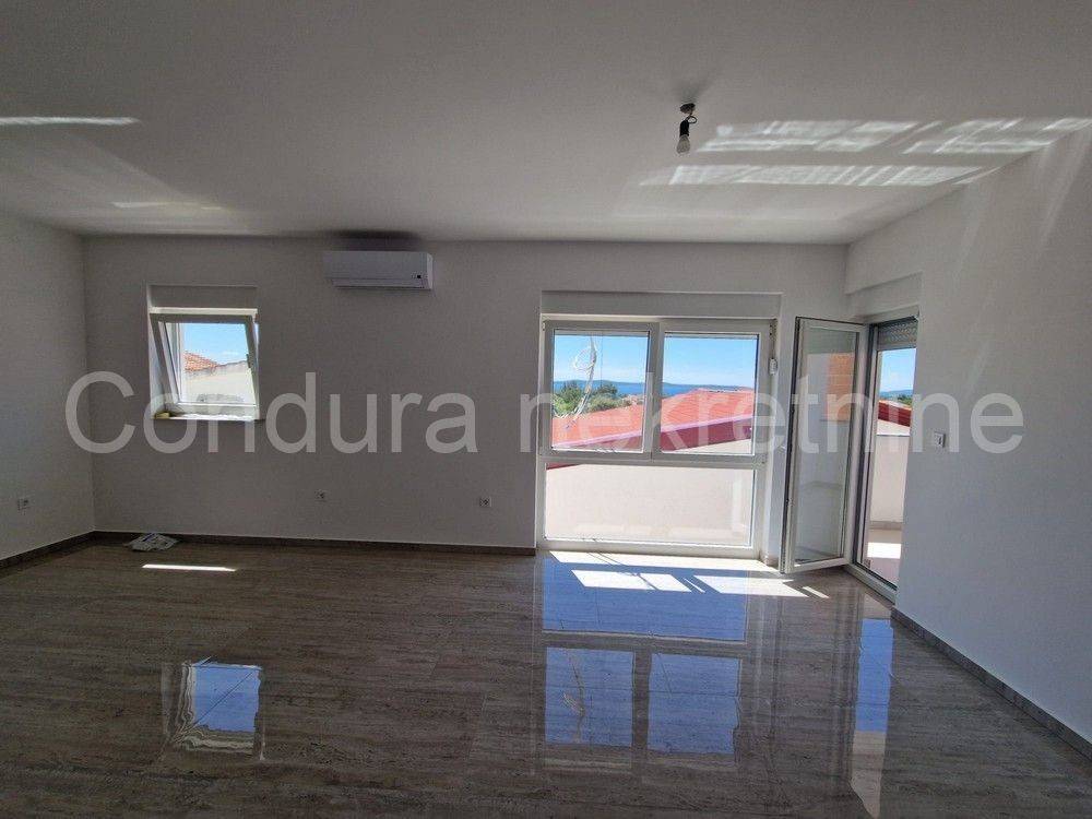 Apartman na moru, Prodaja, Vir, Vir