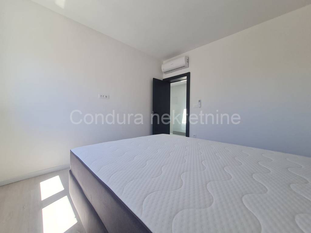 Dvojna kuca, Prodaja, Vir, Vir