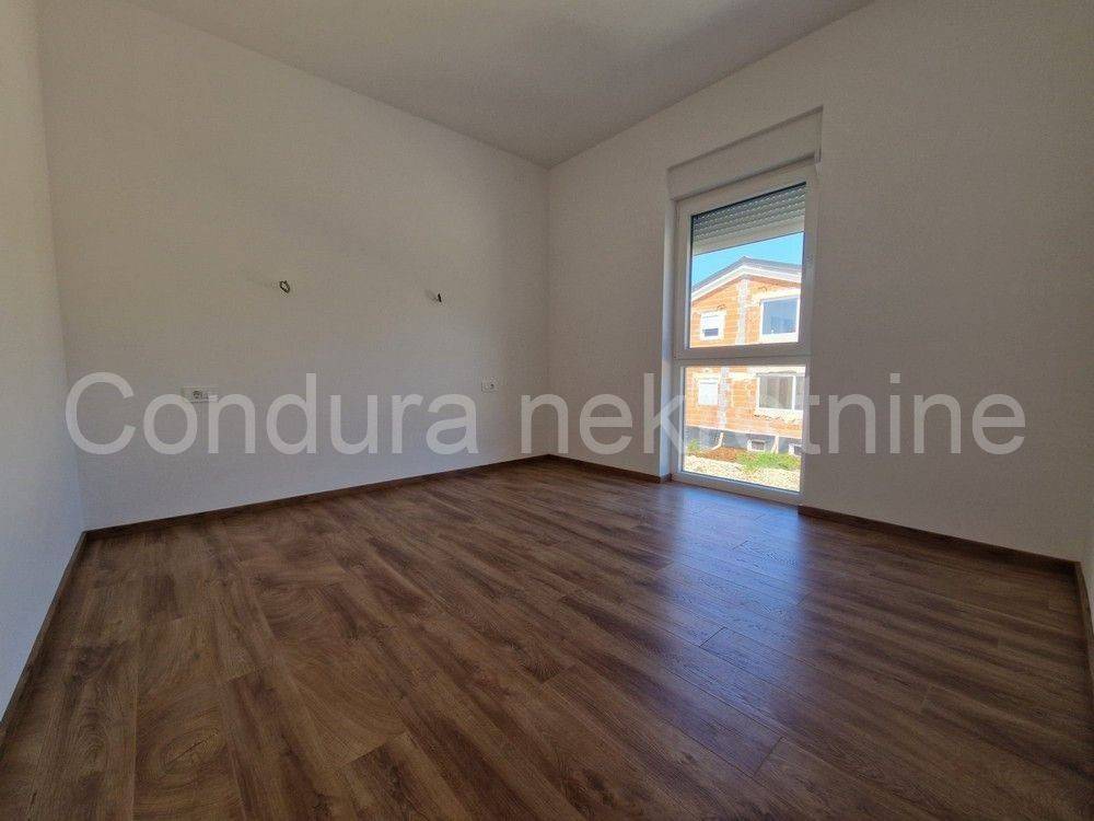 Apartman na moru, Prodaja, Vir, Vir