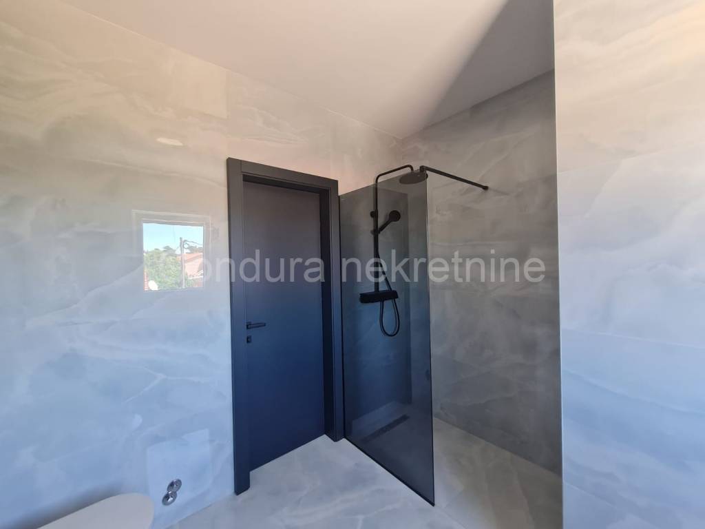 Dvojna kuca, Prodaja, Vir, Vir