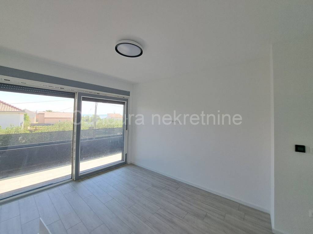 Kuca na moru, Prodaja, Privlaka, Privlaka