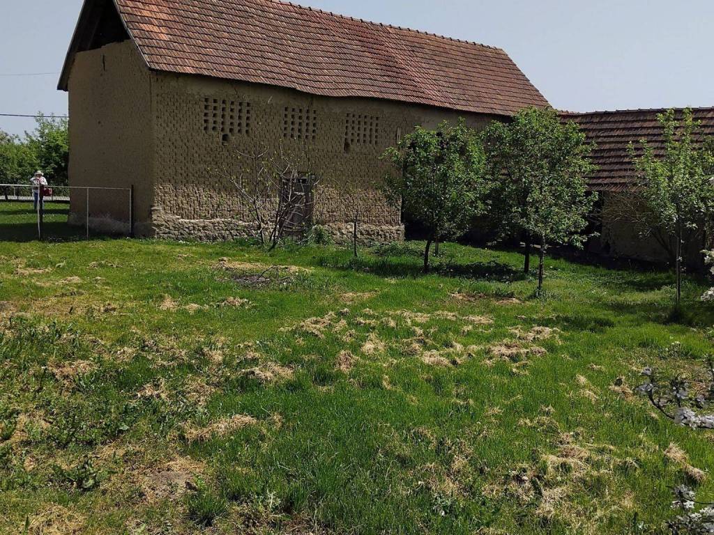 One-storey house, Sale, Požega - Okolica, Mihaljevci