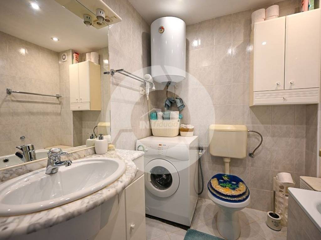 Flat in a building, Sale, Novigrad, Mareda