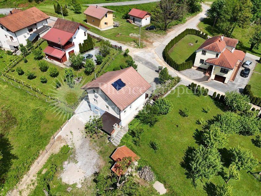 House with apartments, Sale, Slunj, Donje Taborište
