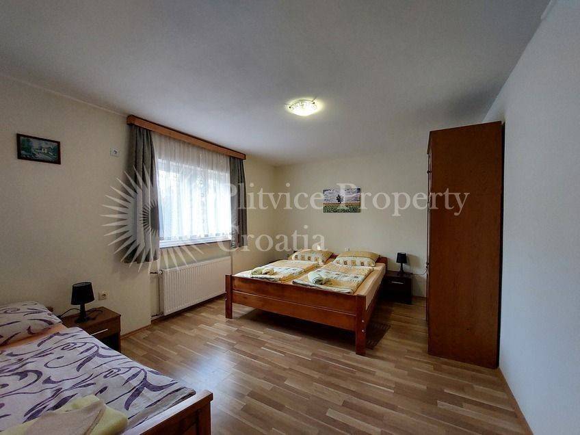 House with apartments, Sale, Slunj, Donje Taborište