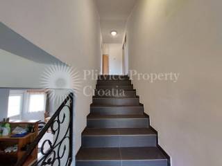 House with apartments, Sale, Slunj, Donje Taborište