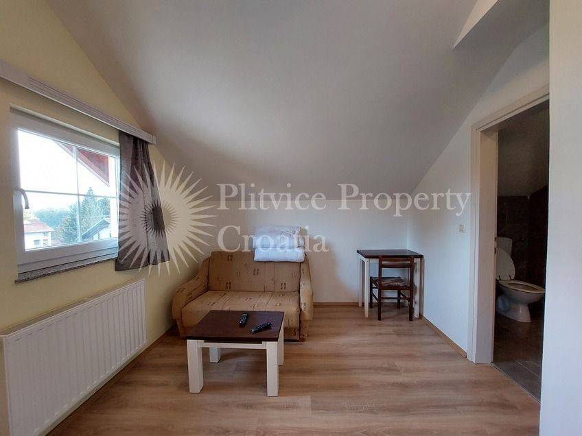 House with apartments, Sale, Slunj, Donje Taborište