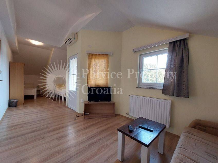 House with apartments, Sale, Slunj, Donje Taborište