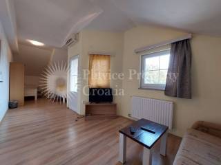 House with apartments, Sale, Slunj, Donje Taborište