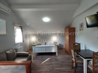 House with apartments, Sale, Slunj, Donje Taborište