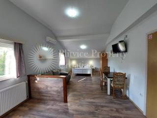 House with apartments, Sale, Slunj, Donje Taborište