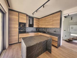 Vila, Prodaja, Privlaka, Privlaka