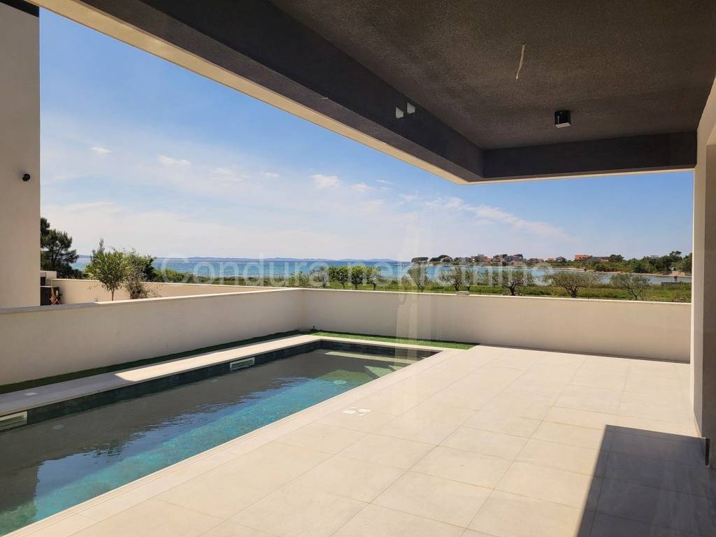 Vila, Prodaja, Privlaka, Privlaka