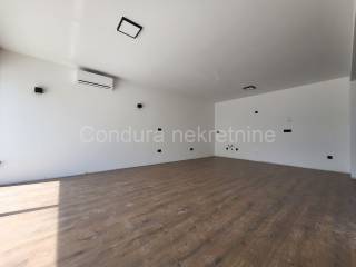Apartman na moru, Prodaja, Privlaka, Privlaka