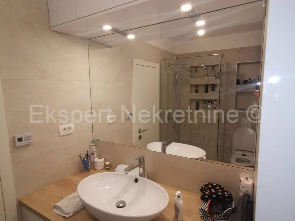 Flat in a building, Sale, Split, Split
